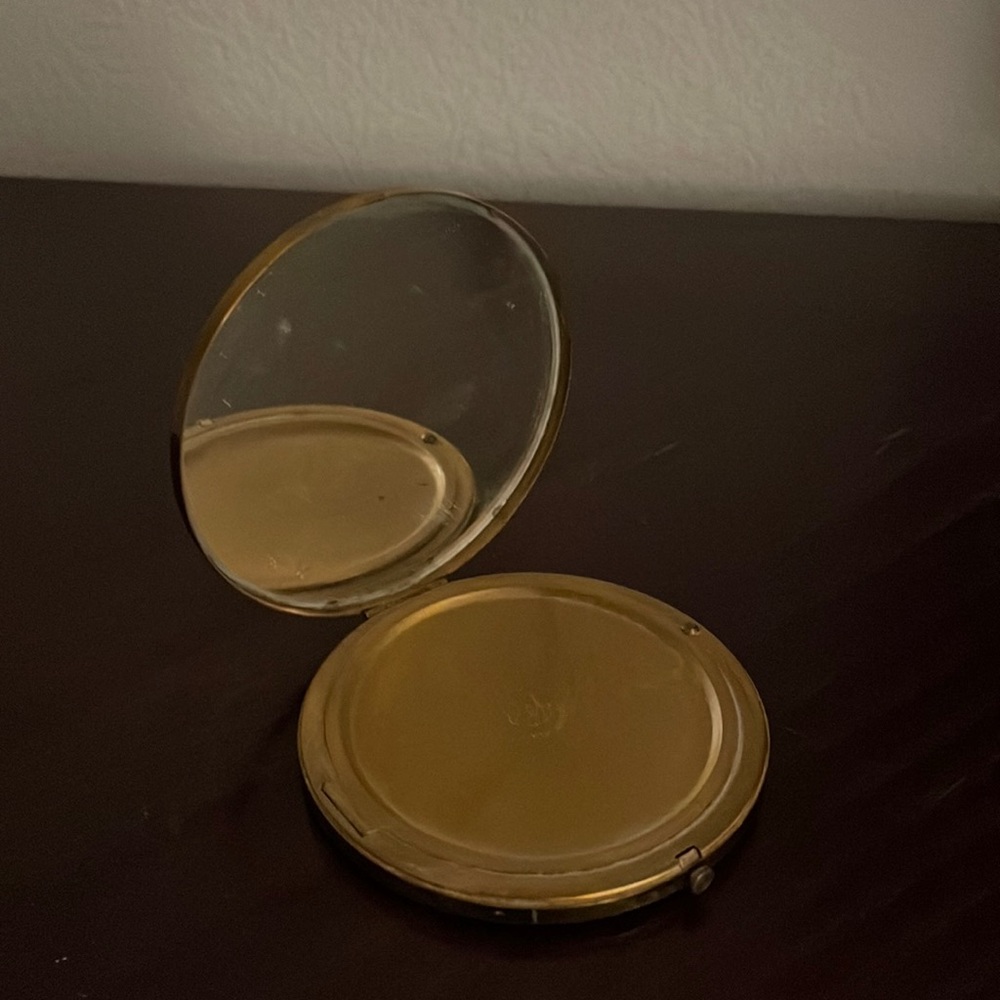 Rex of Fifth Avenue gold tone compact probably 1950s